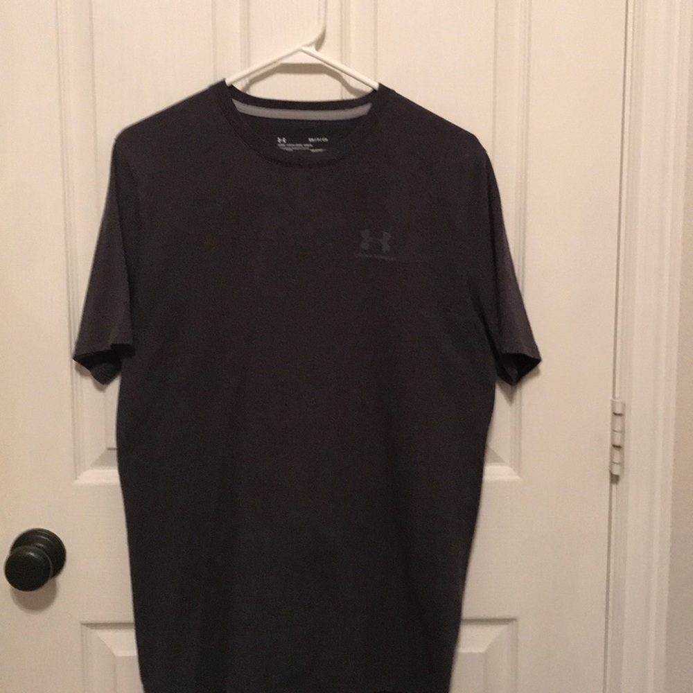 Under Armour short sleeve shirt